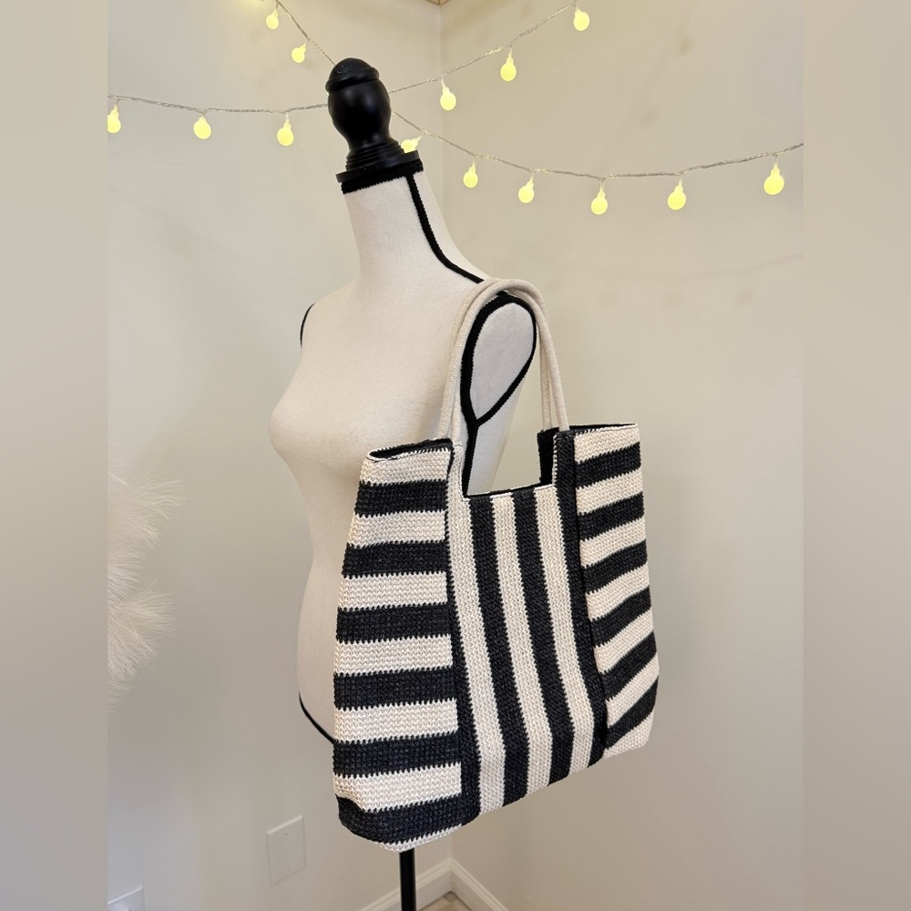 🌾 Striped Black and White Woven Tote Bag‎
